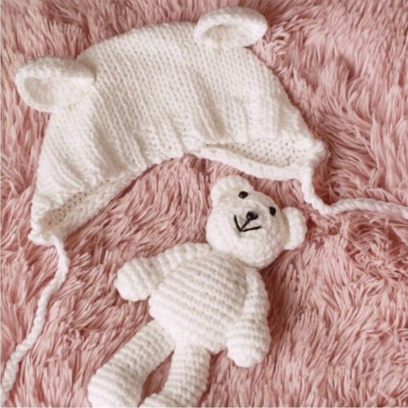 NEW 🐻 Beanie With Bear 🎀 - Picture 3 of 3